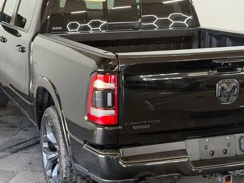 Used 2020 RAM 1500 Limited w/ Black Appearance Package AWD/4WD image 9