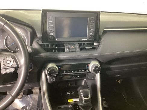 Used 2022 Toyota RAV4 XLE Premium AWD/4WD image 15