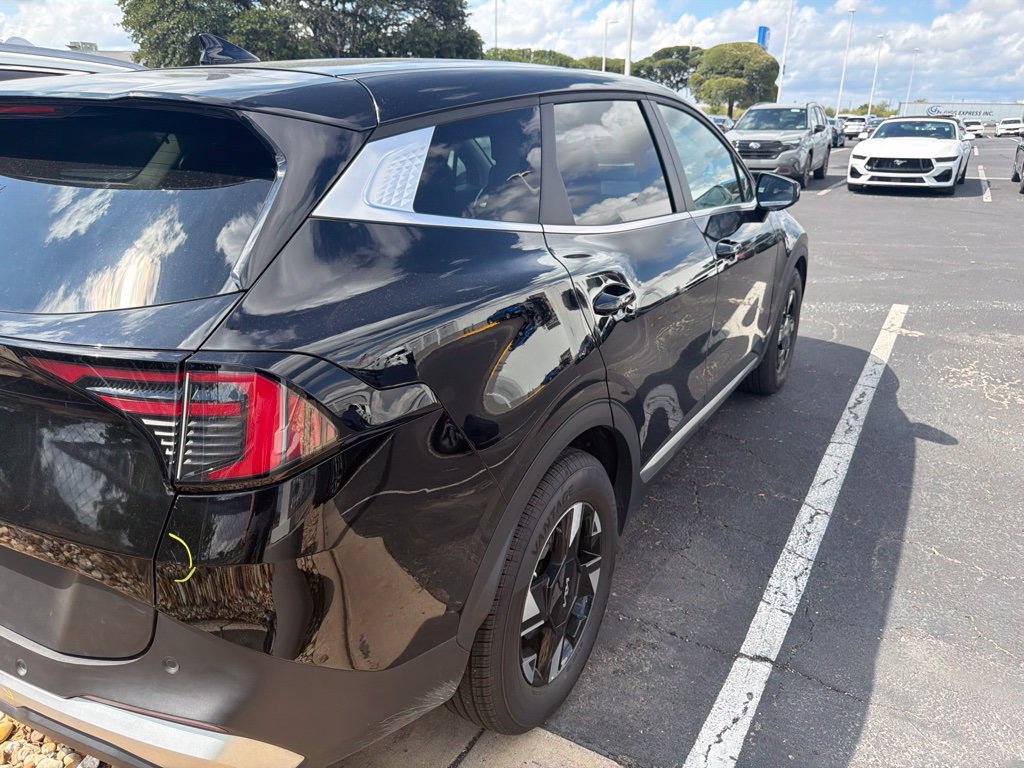 Used 2026 Kia Sportage LX FWD image 4