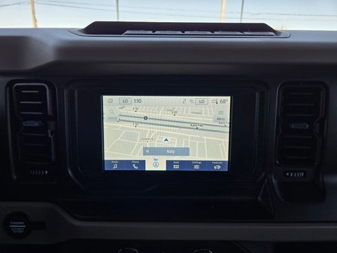 Used 2022 Ford Bronco Wildtrak image 14