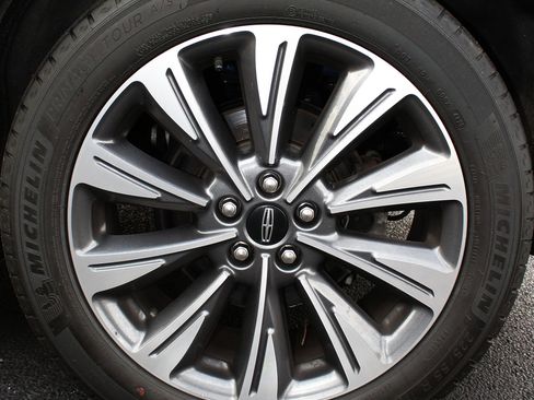 Used 2021 Lincoln Corsair Reserve w/ Equipment Group 201A image 10