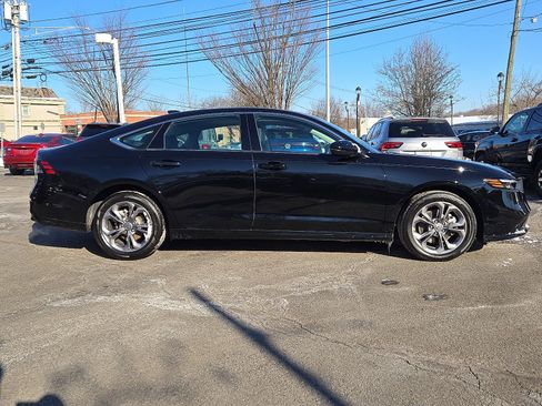 Used 2025 Honda Accord EX-L image 10