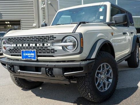 New 2025 Ford Bronco Badlands AWD/4WD image 1