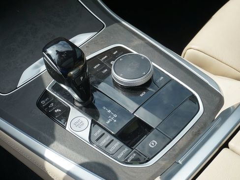 Used 2022 BMW X5 sDrive40i w/ M Sport Package RWD image 21