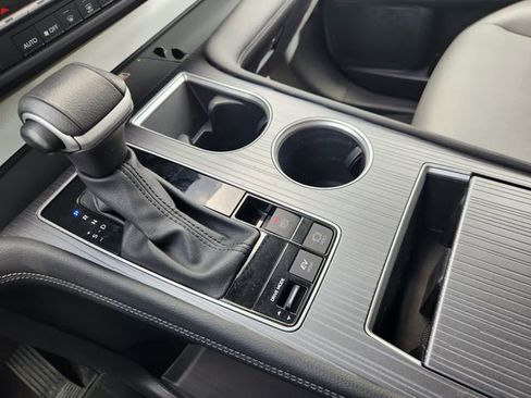 Certified 2025 Toyota Sienna XLE image 19