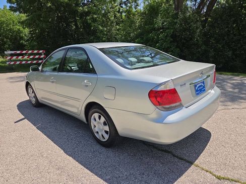 Used 2006 Toyota Camry LE FWD image 4