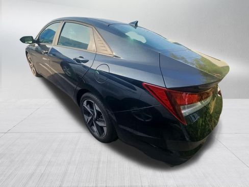 Used 2023 Hyundai Elantra SEL w/ Convenience Package FWD image 6
