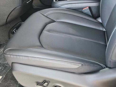 New 2026 Chrysler Pacifica Select image 4