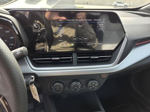New 2026 Chevrolet Trax RS w/ Sunroof Package FWD image 18