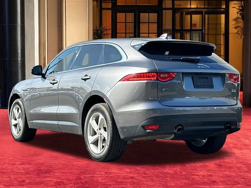 Used 2019 Jaguar F-PACE Premium image 4