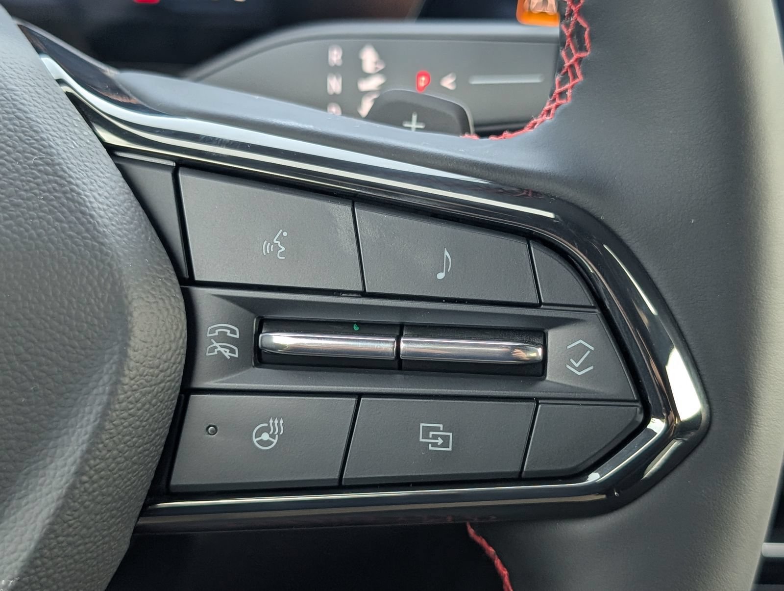 New 2027 Chevrolet Traverse RS FWD image 17