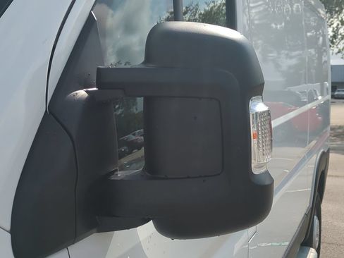 Used 2025 RAM ProMaster 2500 w/ U-Haul Equipment Group FWD image 13