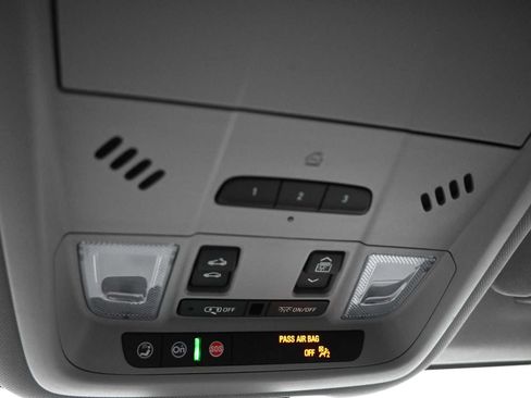 Used 2023 GMC Terrain AT4 image 17