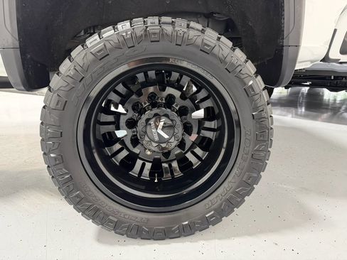 Used 2024 GMC Sierra 3500 Denali Ultimate image 11