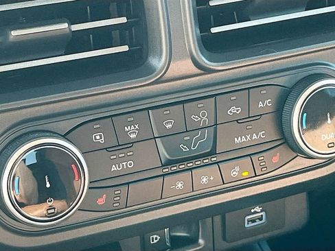 Used 2024 Ford Maverick Lariat w/ FX4 Off-Road Package AWD/4WD image 16