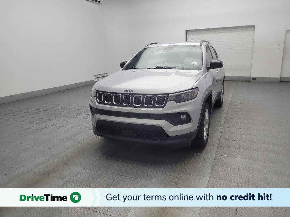 Used 2024 Jeep Compass Latitude AWD/4WD image 1
