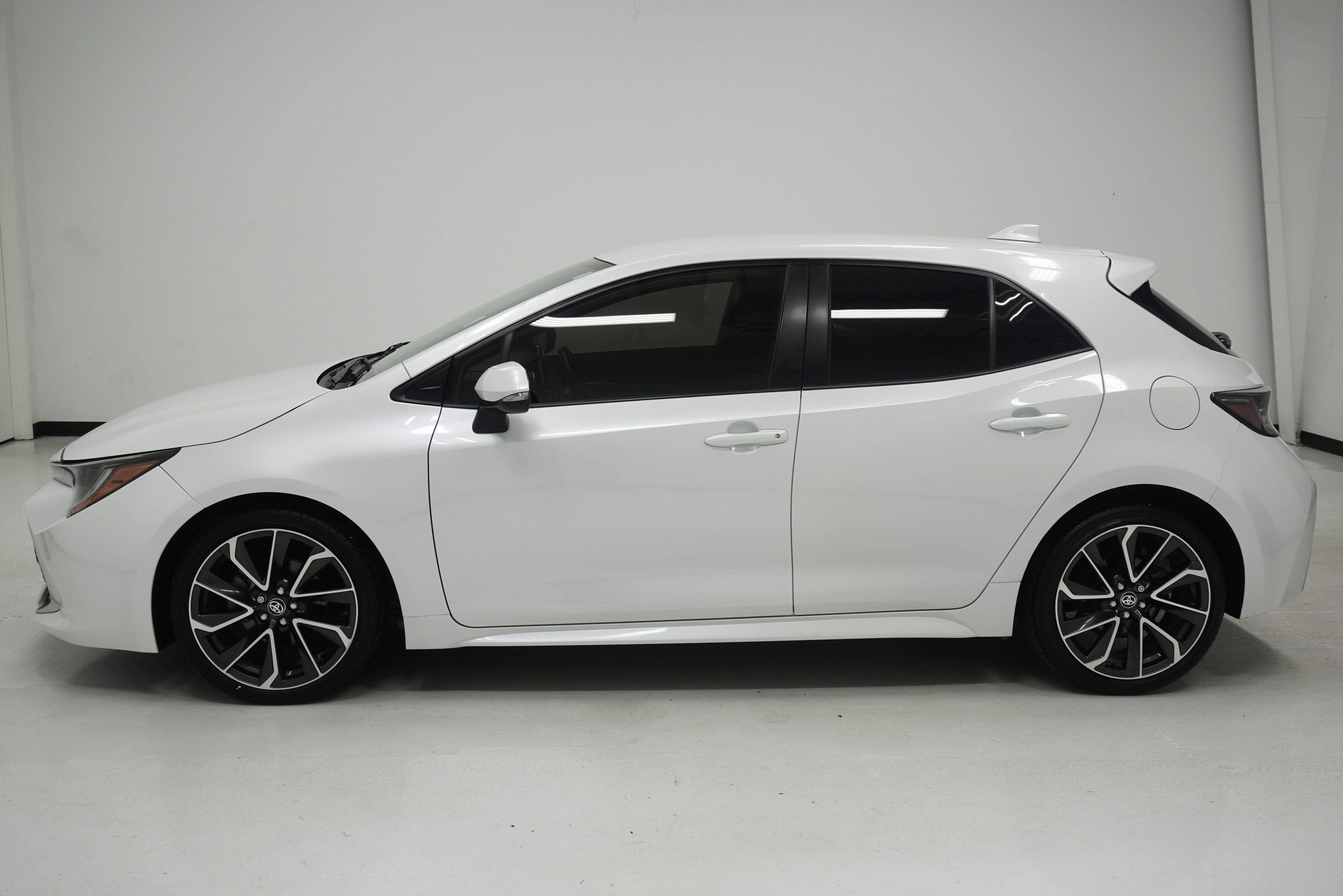 Used 2021 Toyota Corolla XSE FWD image 7