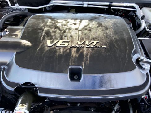 Used 2019 Chevrolet Colorado LT RWD image 32