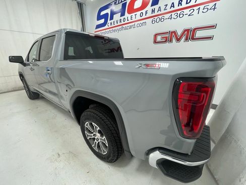 New 2026 GMC Sierra 1500 SLE image 11