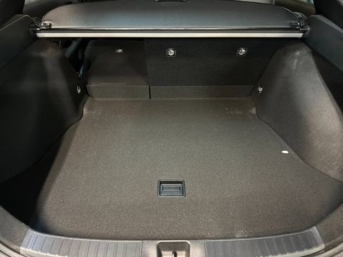 Used 2022 Toyota Prius Limited image 14