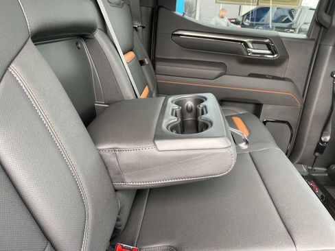 Used 2025 GMC Sierra 1500 AT4 w/ AT4 Premium Package image 36