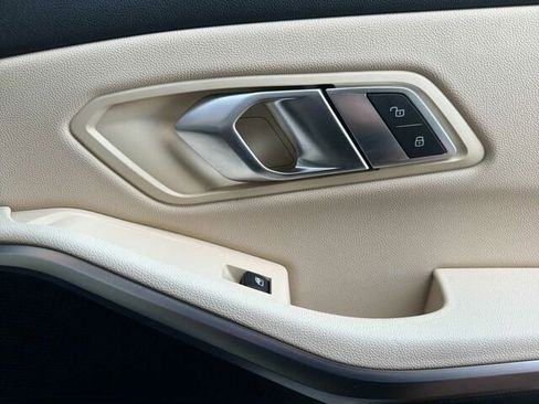 Used 2020 BMW 330i Sedan w/ Convenience Package image 20