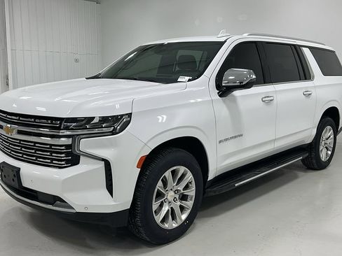Used 2023 Chevrolet Suburban Premier AWD/4WD image 1