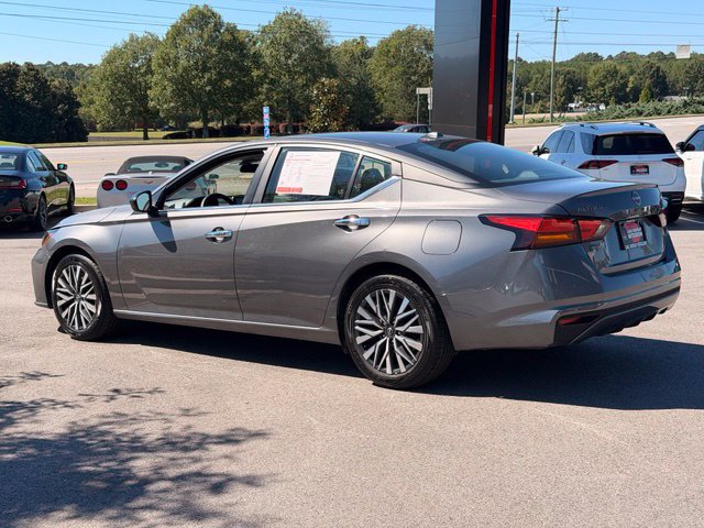 Used 2025 Nissan Altima 2.5 SV FWD image 9