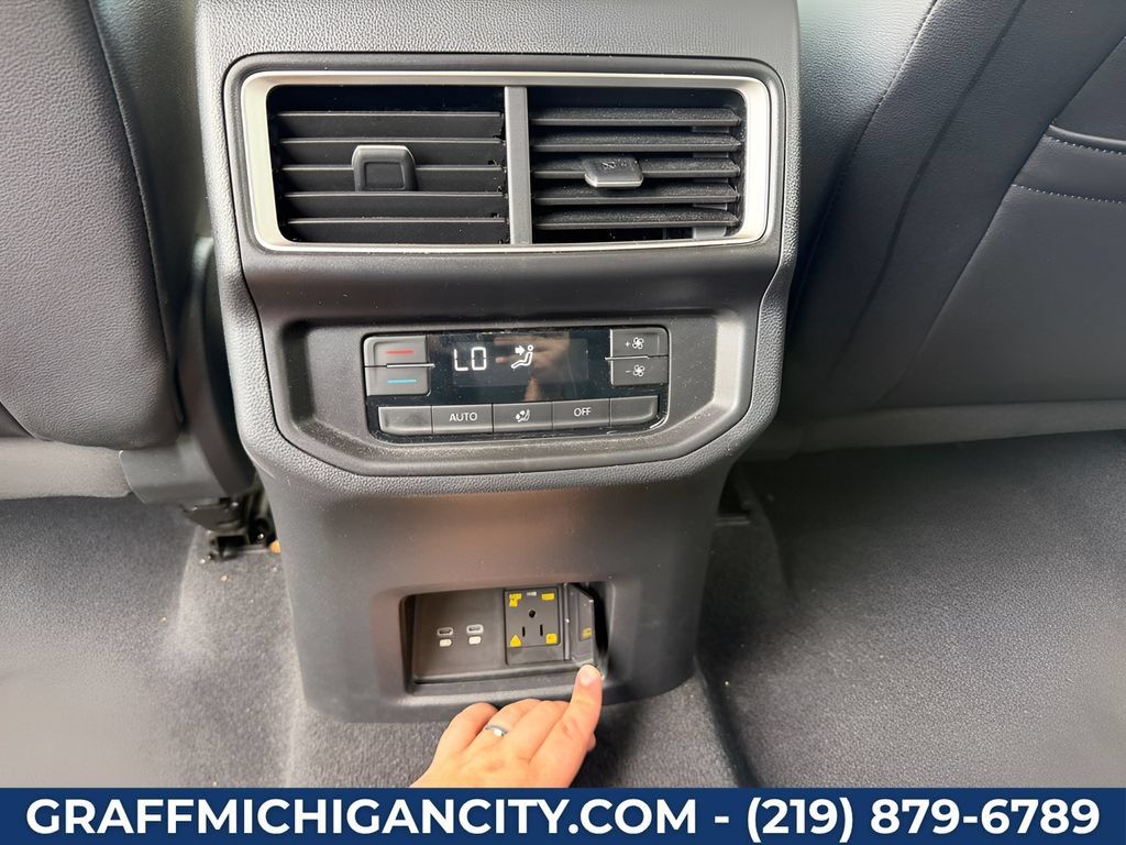 Used 2026 Volkswagen Atlas SE AWD/4WD image 28