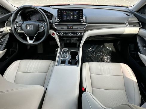 Used 2020 Honda Accord Touring image 12