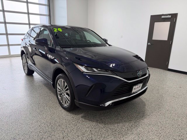 Used 2024 Toyota Venza Limited AWD/4WD image 2