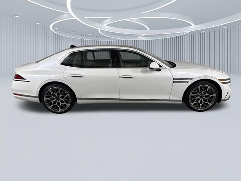 Used 2024 Genesis G90 3.5T AWD/4WD image 2