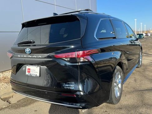 Certified 2023 Toyota Sienna Limited image 42