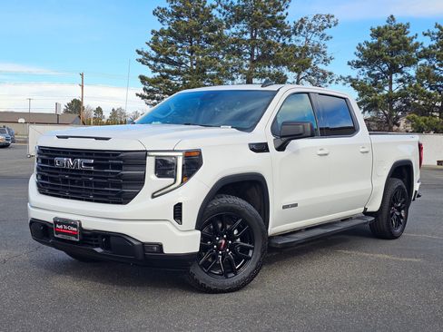 Used 2024 GMC Sierra 1500 Elevation w/ LPO, Elevation Black Package image 32