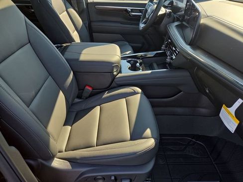 New 2025 Chevrolet Suburban Z71 w/ Z71 Off-Road Package image 29