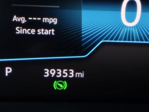 Certified 2023 Volkswagen Tiguan SE R-Line image 23