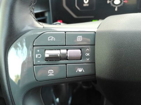 Used 2024 Kia EV9 Light Long Range RWD image 42