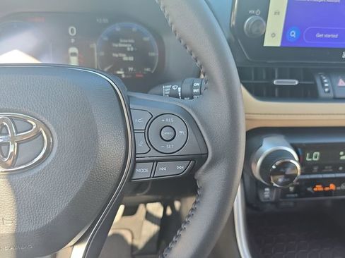 New 2025 Toyota RAV4 Limited image 18