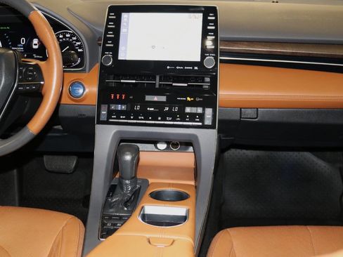 Used 2021 Toyota Avalon Limited w/ Advanced Safety Package FWD image 36
