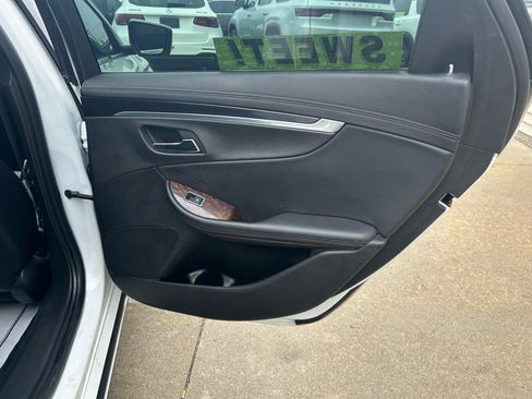 Used 2014 Chevrolet Impala LT FWD image 15