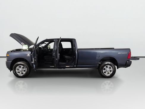 New 2026 RAM 3500 Big Horn AWD/4WD image 10