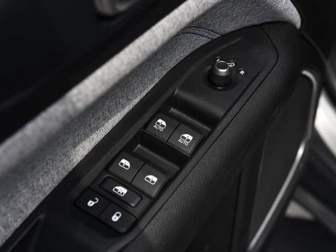 Used 2022 Jeep Compass Latitude AWD/4WD image 8