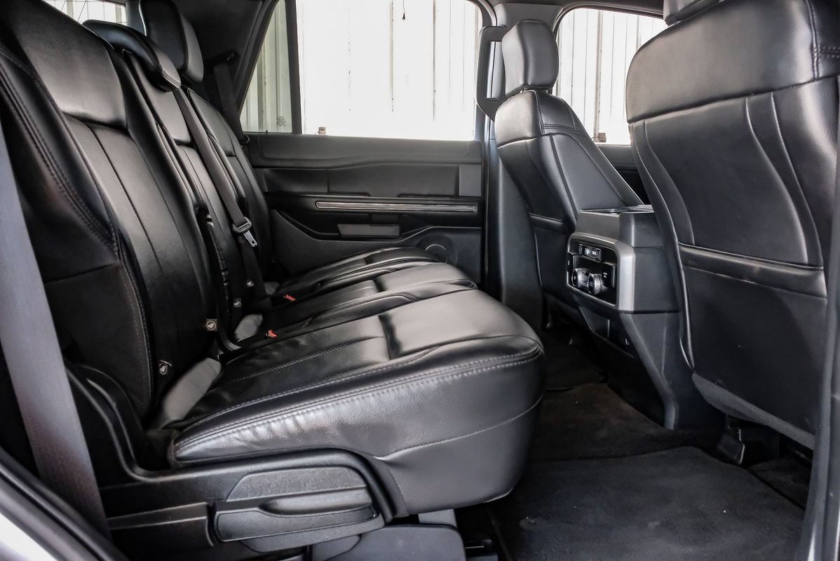 Used 2020 Ford Expedition XLT w/ Equipment Group 202A AWD/4WD image 34