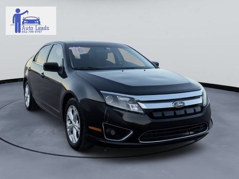 Used 2010 Ford Fusion SE image 2
