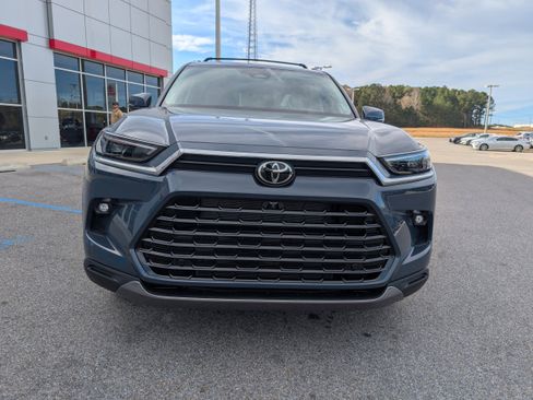 New 2026 Toyota Grand Highlander AWD image 8