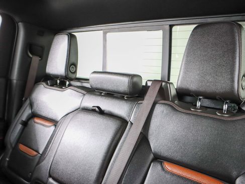 Used 2023 GMC Sierra 1500 AT4 w/ Technology Package image 28