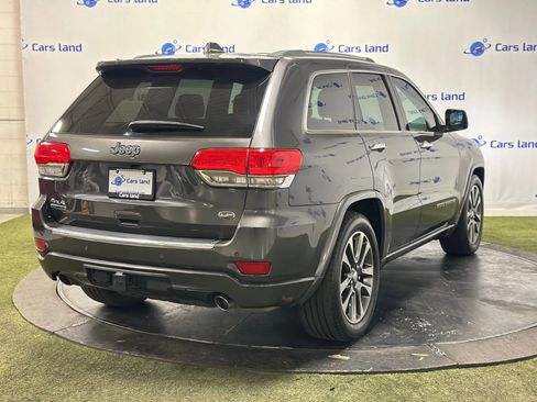 Used 2018 Jeep Grand Cherokee Overland AWD/4WD image 3
