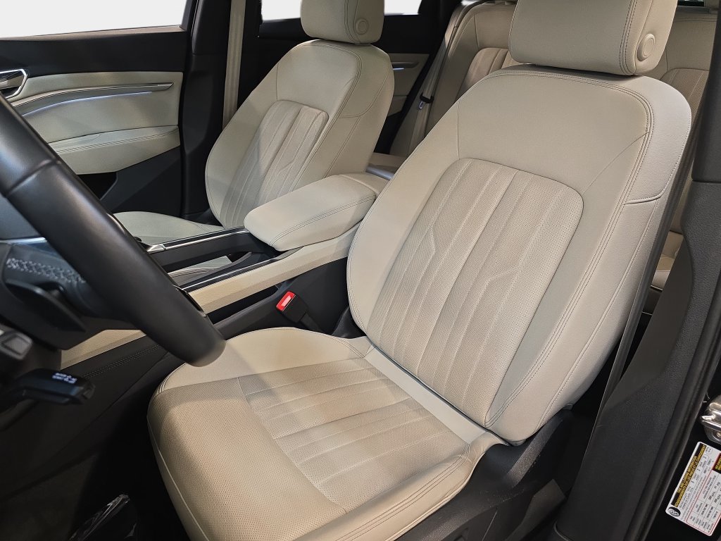 Used 2024 Audi Q8 e-tron Premium Plus w/ Premium Plus Package AWD/4WD image 18