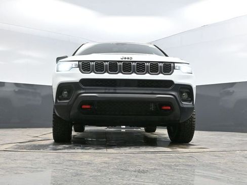 Used 2025 Jeep Compass Trailhawk image 46
