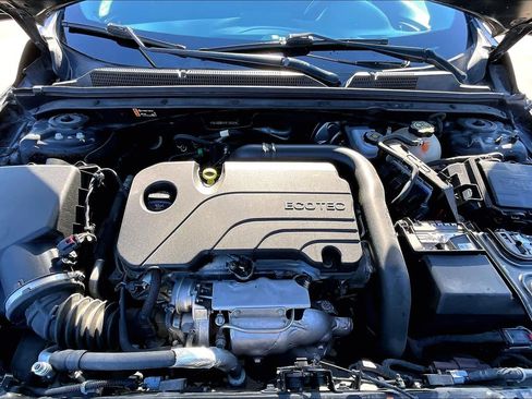 Used 2022 Chevrolet Malibu RS image 32